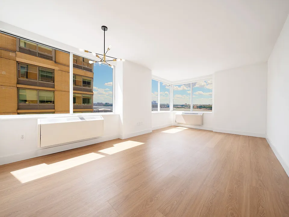 160 Riverside Blvd #32C