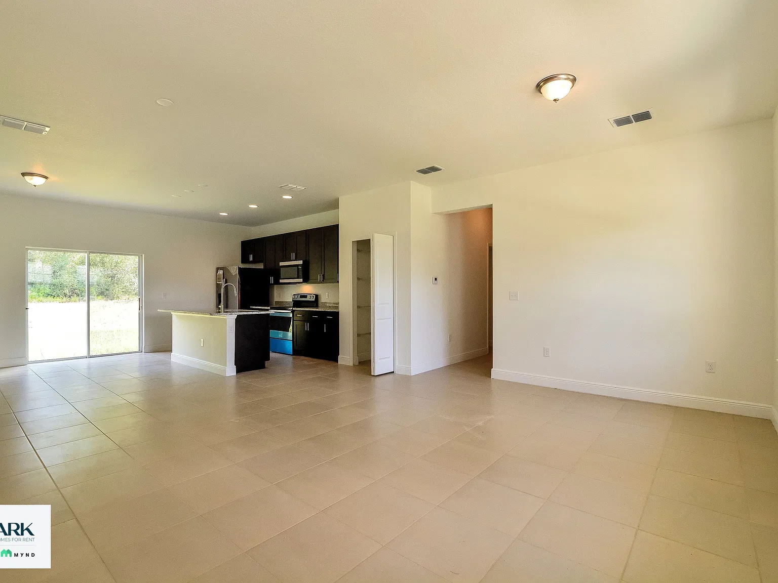 4 bed, 2.0 bath, 1580 sqft, $1,785 — Photo 2