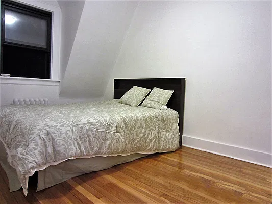 Rented by Daniel Gale Sotheby's International Realty | media 25