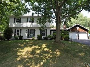 1525 Willowbrook Dr, Bethlehem, PA 18015