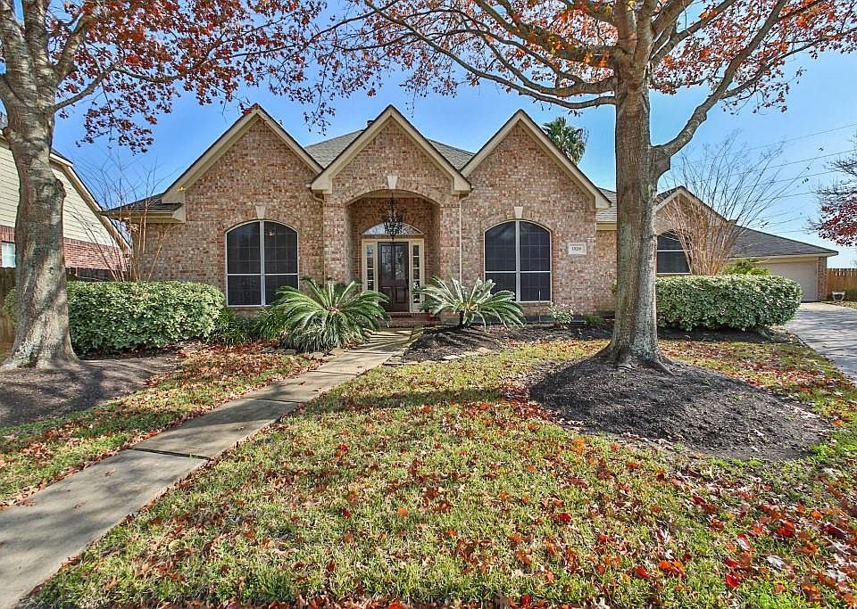 1st image of 15218 Flameleaf Gardens Ct