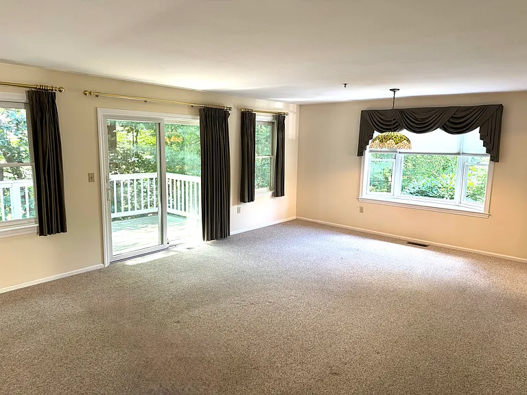 LR Slider to Huge Private Deck