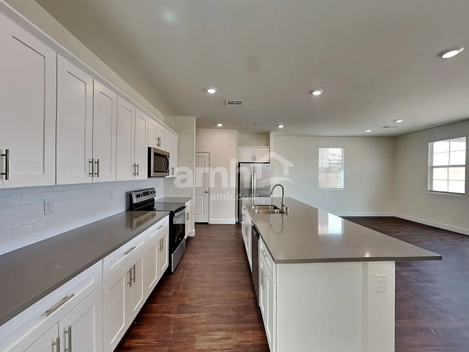 4 bed, 2.5 bath, 2144 sqft, $2,530 — Photo 4