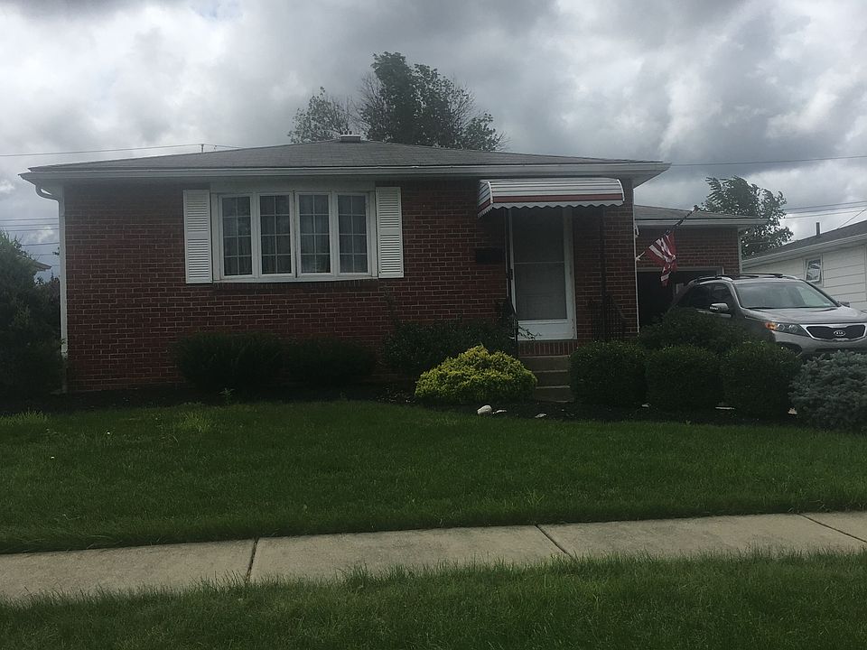 1st image of 21 Oakwood Dr