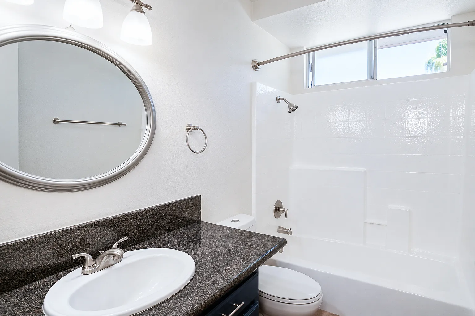 3 bed, 1444 sqft, $3,200 — Photo 3