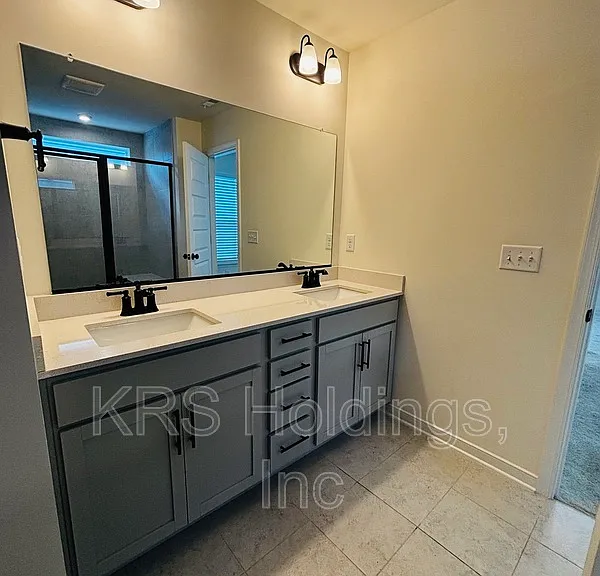2220 Patrick Dr — Photo 16