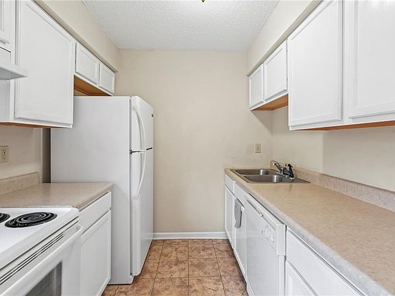 5th image of 535 Cedarwood Dr #535