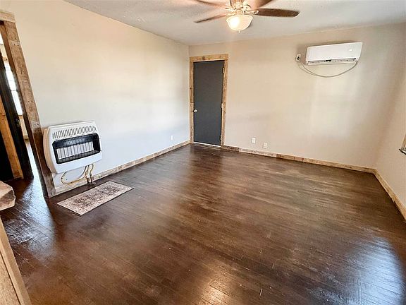 3rd image of 829 Chestnut Ave