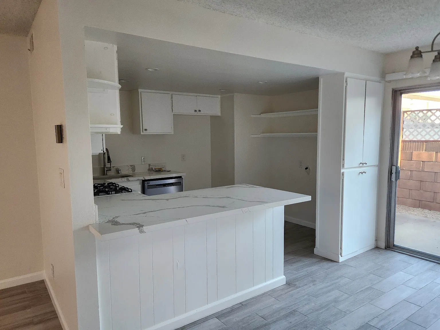 2BR/1BA Remodeled Townhouse — Photo 4