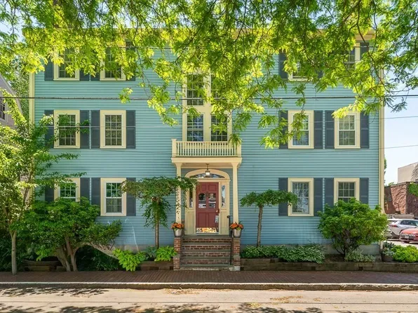 6 Temple St #3, Newburyport, MA 01950