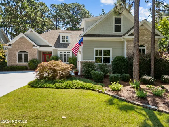 27 Deacon Palmer Place, Southern Pines, NC 28387