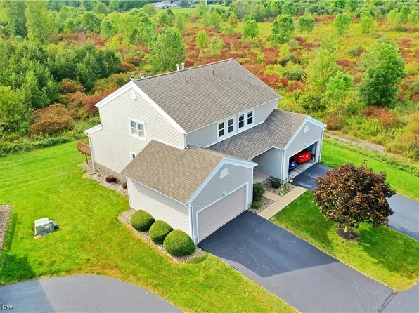 215 Pineview Dr NE, Warren, OH 44484