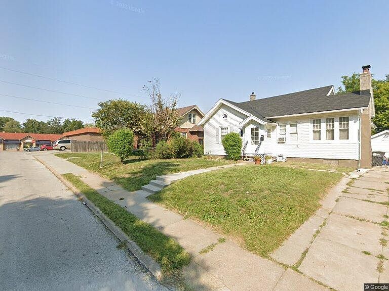 1st image of 815 S 50th Ave