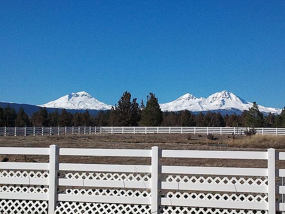 View Sisters mountains