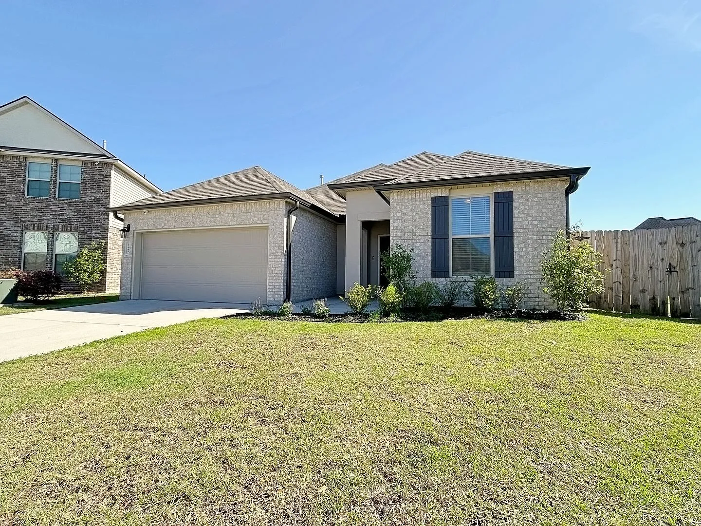 Beautiful 3-Bedroom Home in a Desirable Baton Rouge Community — Photo 2