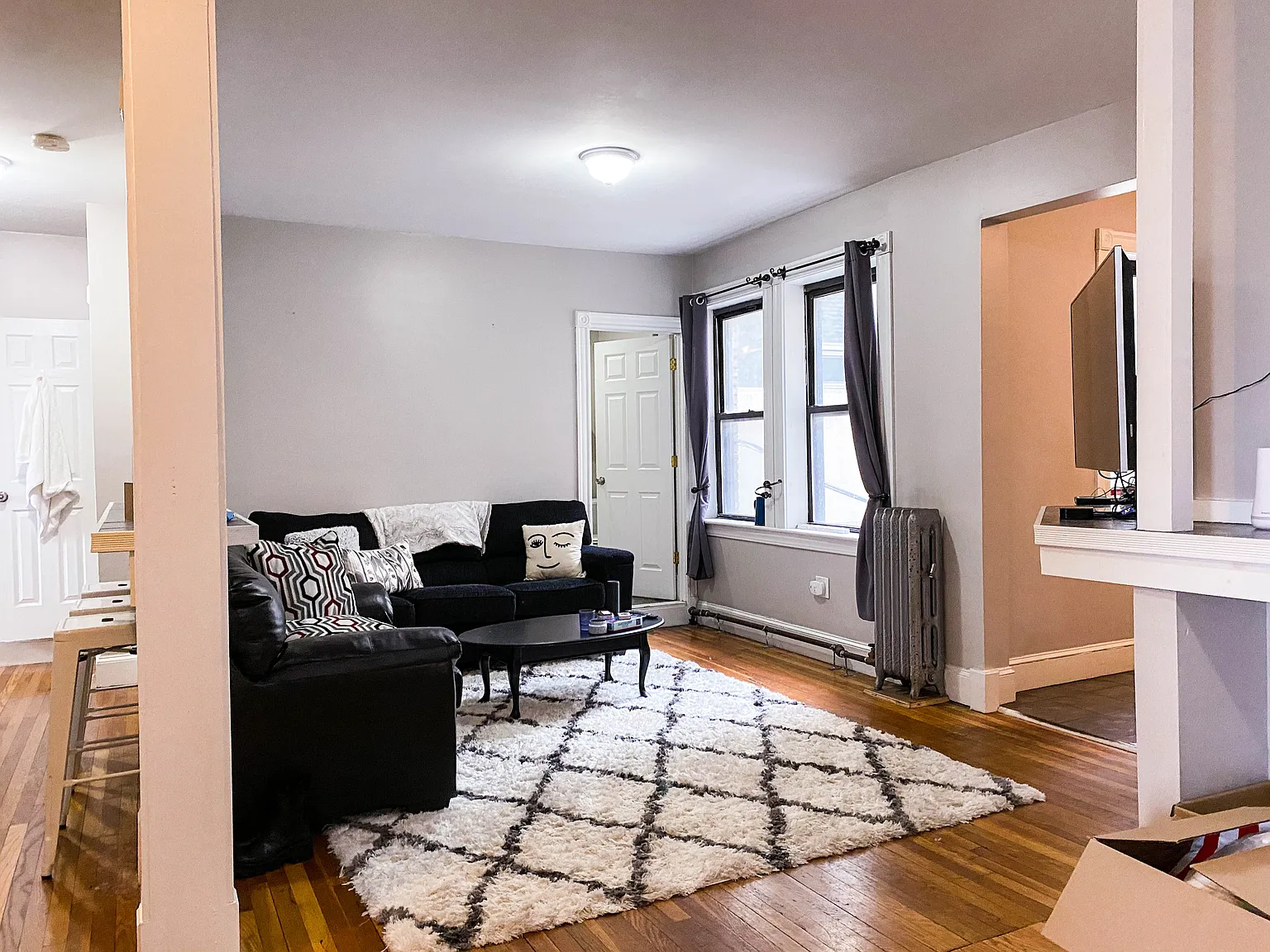 3 bed, $4,000 — Photo 1