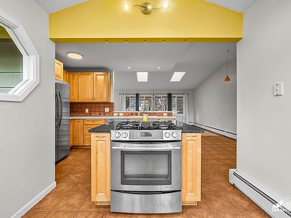 5th image of 3868 Shannon Cir