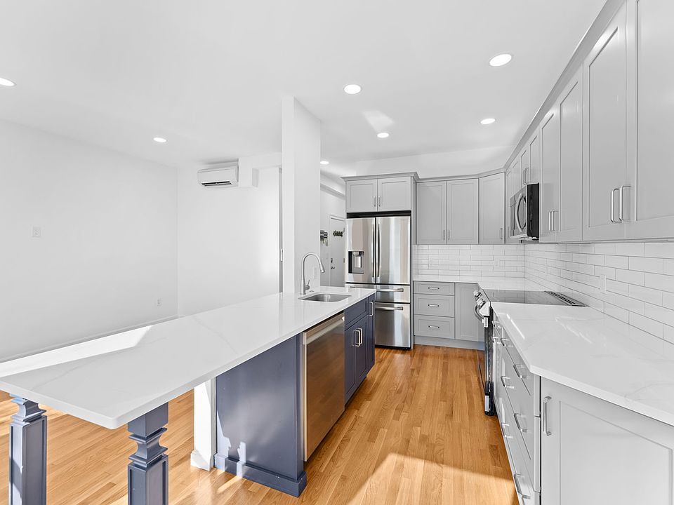 1st image of 730 E 8th St #2