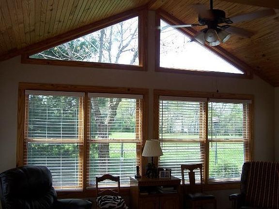 3rd image of 106 Brookwood Ln