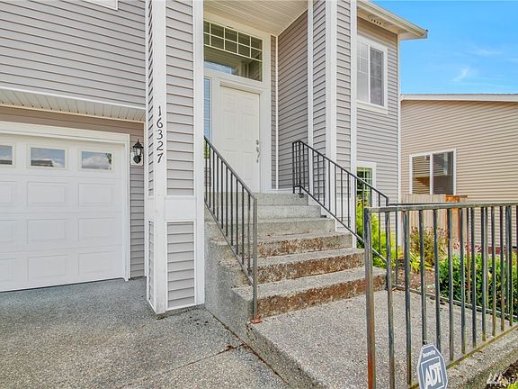 4th image of 16327 Cascadian Ct SE