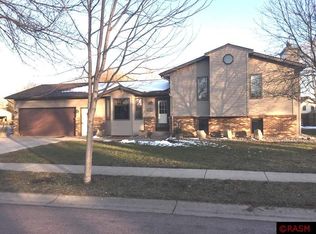 1741 Green Acres Dr, North Mankato, MN 56003