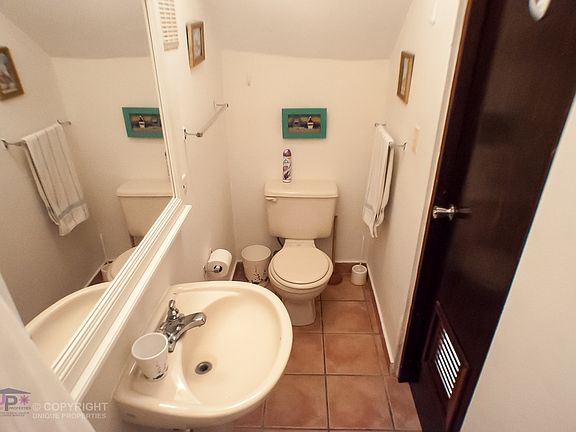 Complete bathroom first level