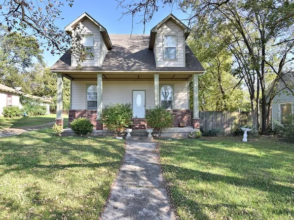 209 E 13th St, Mounds, OK 74047