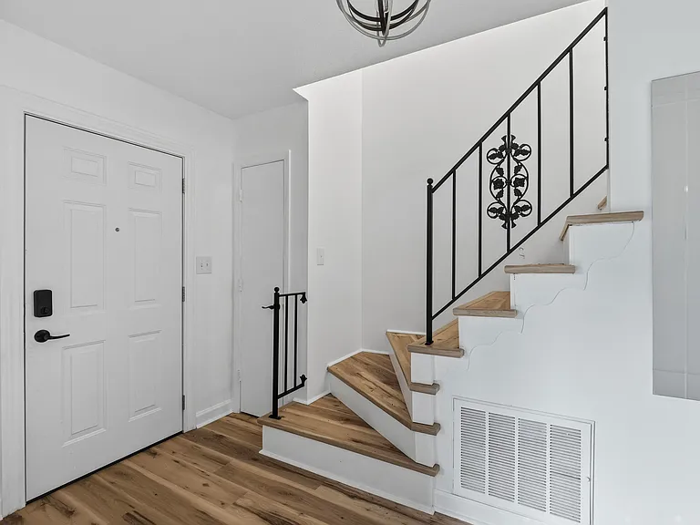 528 River Oak Dr — Photo 4