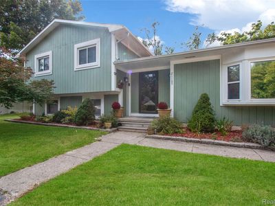 21185 Osmus St, Farmington, MI, 48336