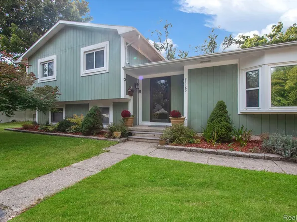 21185 Osmus St, Farmington, MI 48336