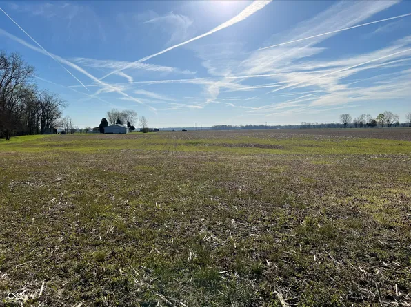 7245 S North St #9, Shelbyville, IN 46176