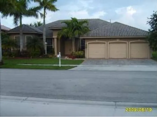 1917 Wiley St, Hollywood, FL 33020