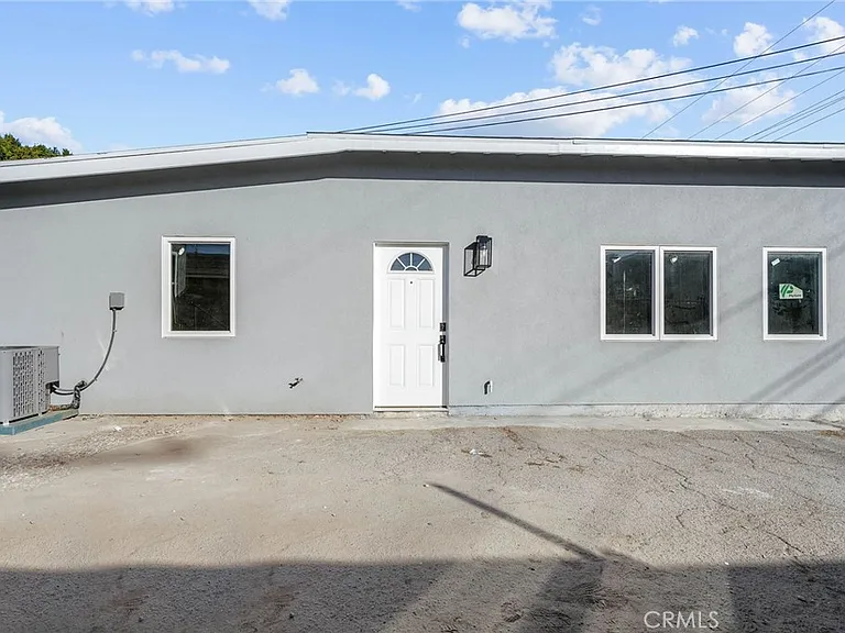 10318 Burin Ave #1/2 — Photo 9