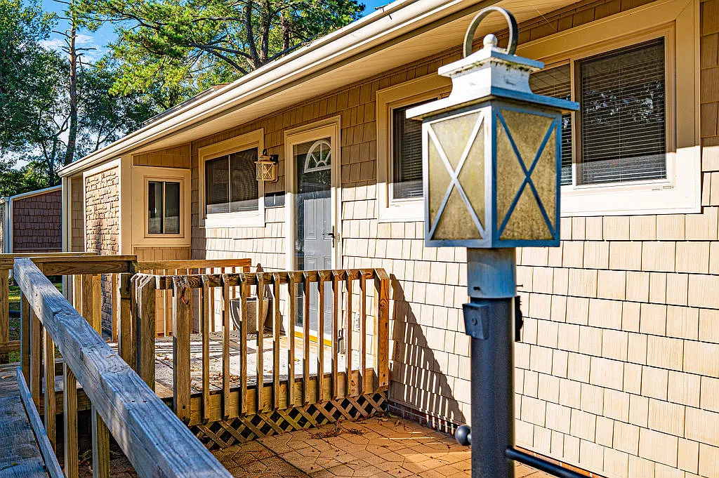 1 Quarterdeck Townes - 1 — Photo 2