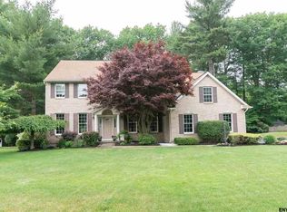 21 Nadeau Rd, Halfmoon, NY 12065