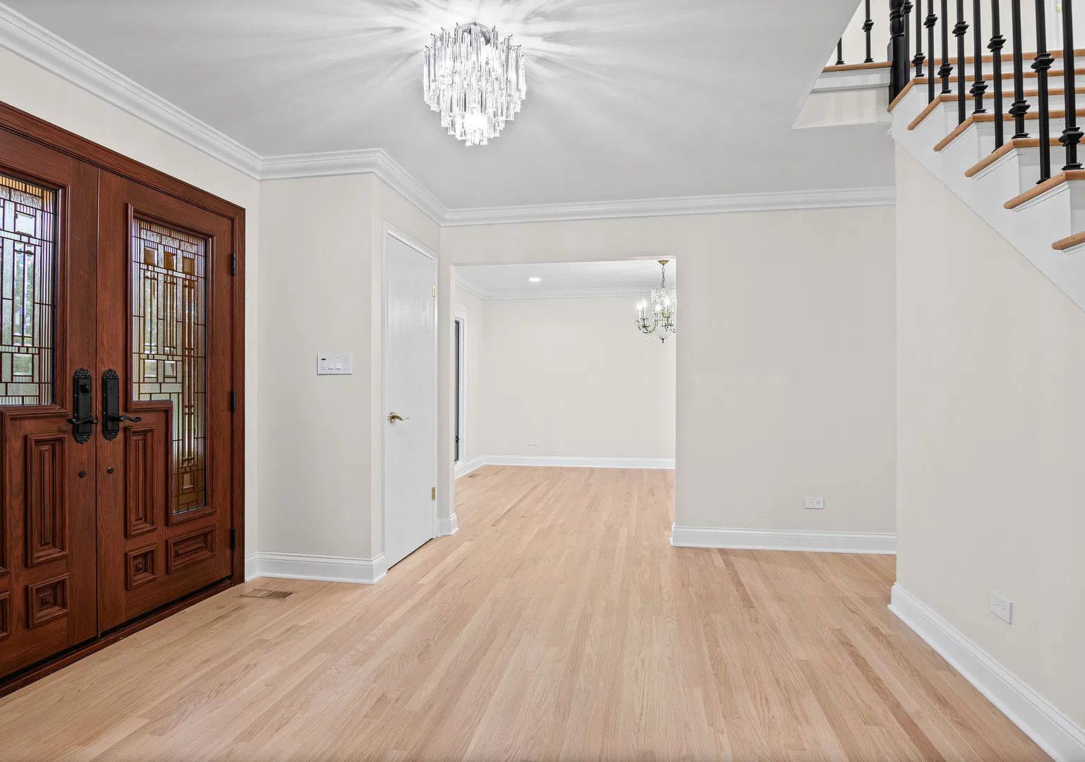 5 bed, 3164 sqft, $7,500 — Photo 2