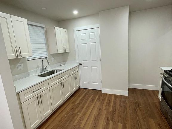 4th image of 8634 Patton St