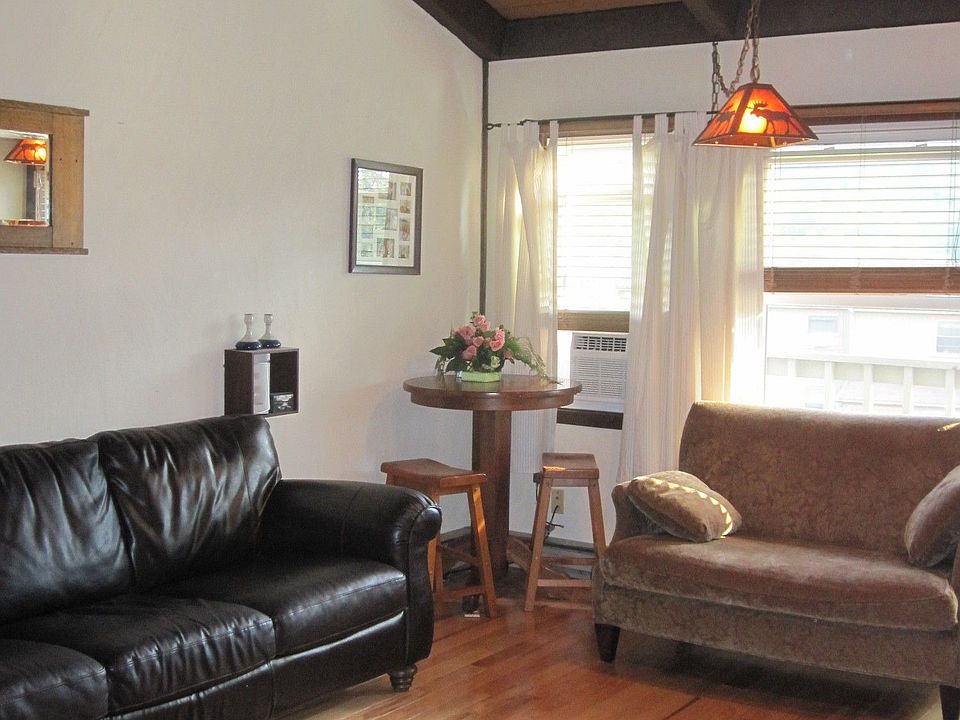 Living Room Pre finished Oak Hardwoods