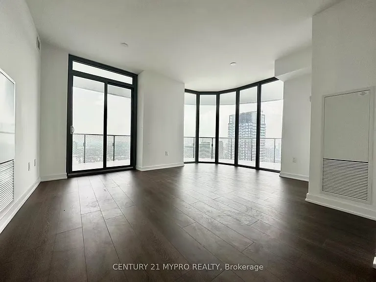 11 Wellesley St W #4502 — Photo 3