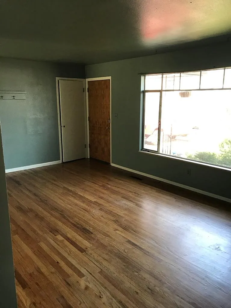3 bed, 1.5 bath, 948 sqft, $2,200 — Photo 4