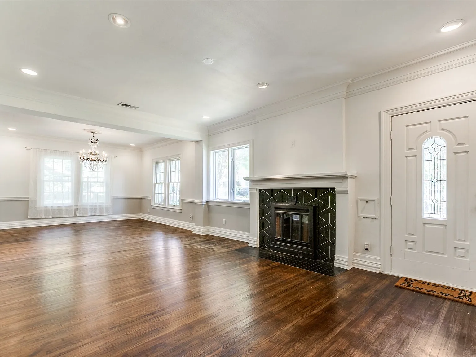 3 bed, 2.0 bath, 1678 sqft, $3,500 — Photo 2