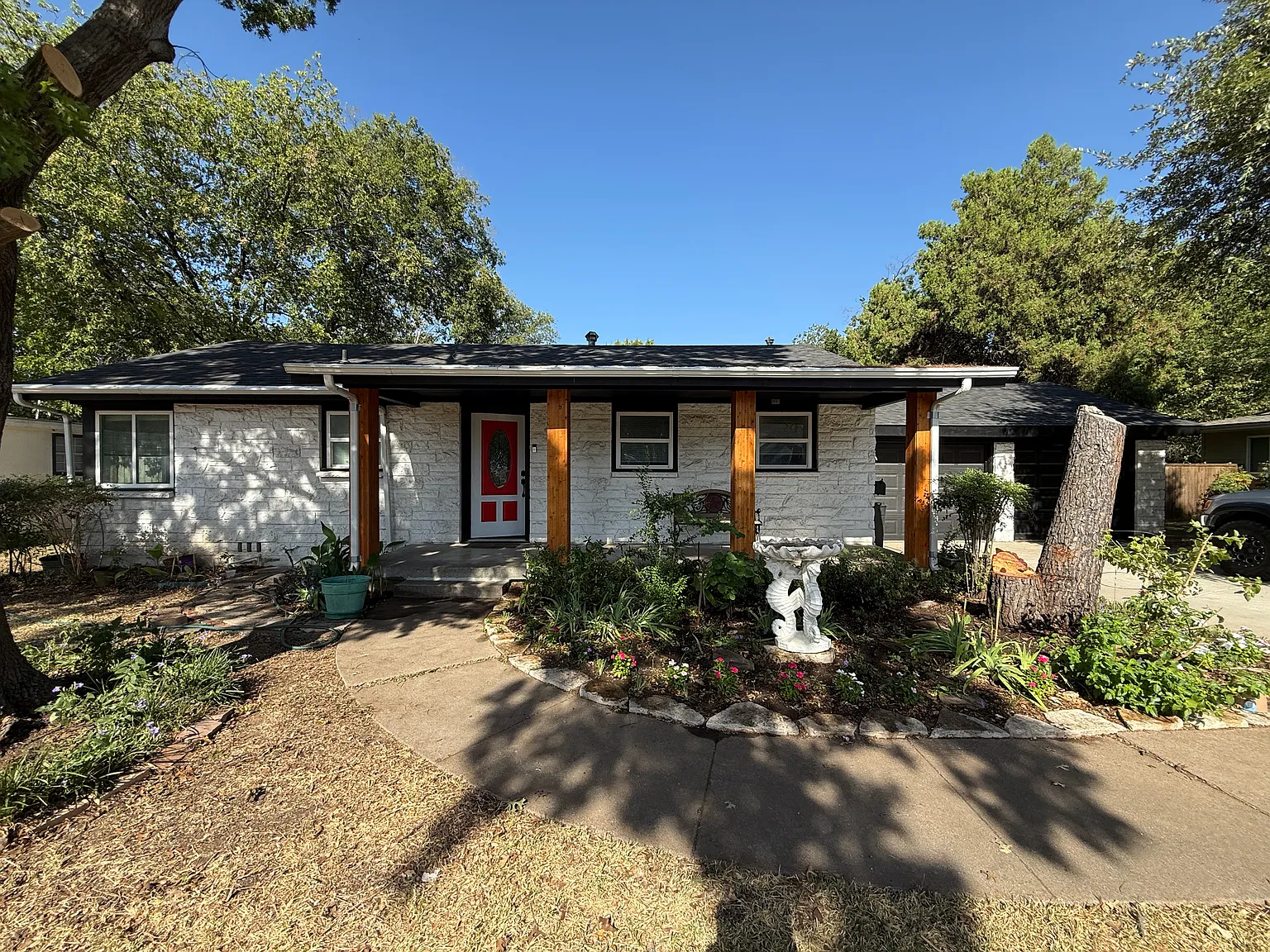 4 bed, 1746 sqft, $2,350 — Photo 1