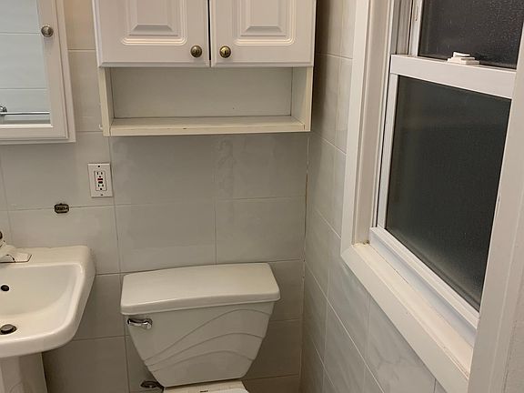 4th image of 53 Satterlee St Floor 2