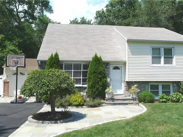 60 Saddle Rd, Norwalk, CT 06851