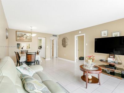 2905 Point East Dr APT L204, Aventura, FL, 33160