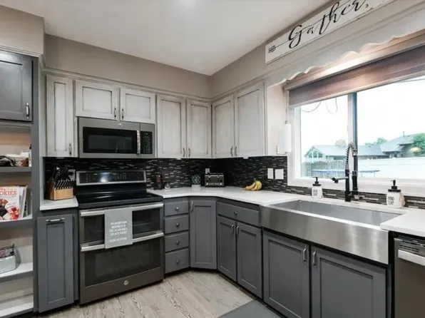 11329 Castelar Cir, Omaha, NE 68144