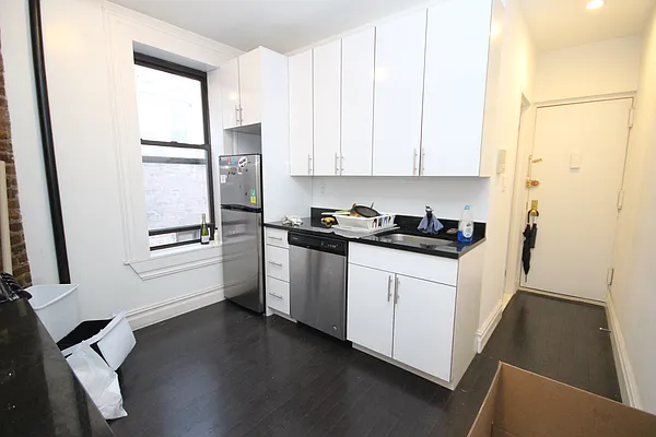 Rented by Compass | media 13
