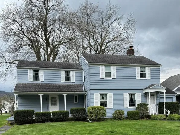 21 Pershing St, Corning, NY 14830