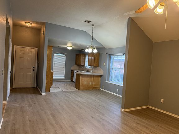 4th image of 1408 Buena Vista Cir