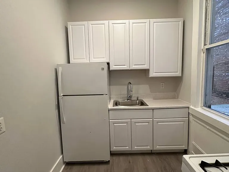 517 Cathedral St #1 — Photo 2